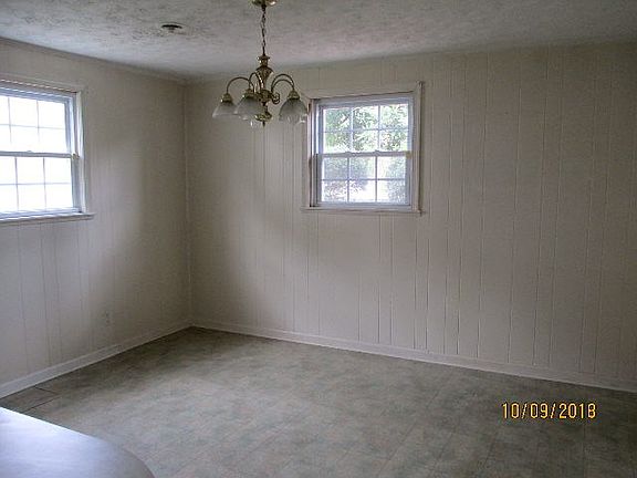 3rd image of 423 Melrose Dr