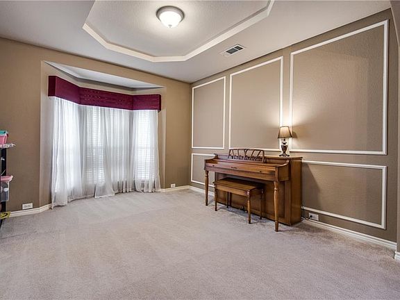 5th image of 10826 Wilton Dr