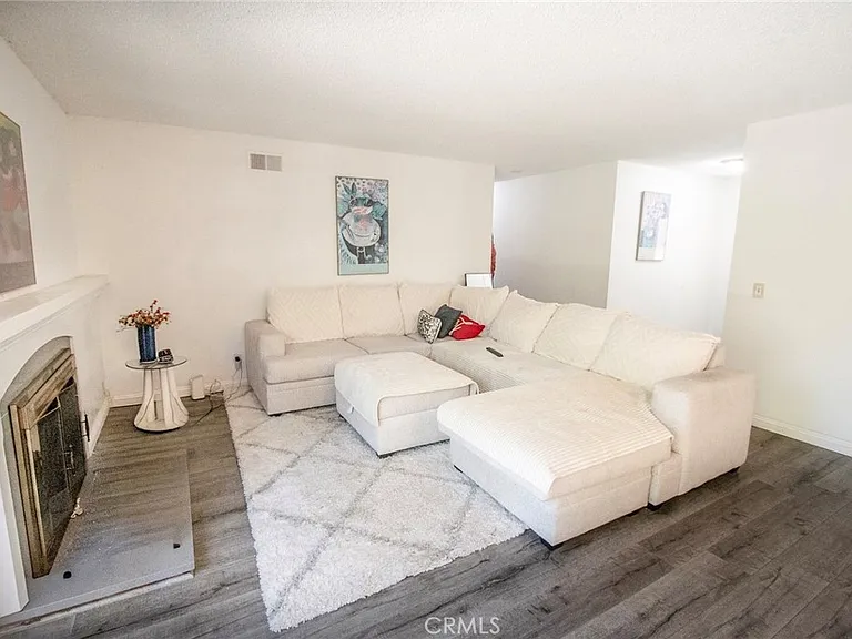 27921 Lomo Dr — Photo 7