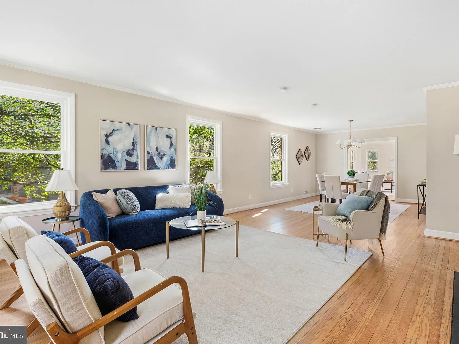 7 bed, 3.5 bath, 4270 sqft, $7,000 — Photo 3