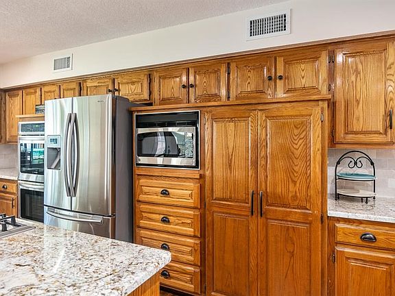 4th image of 158 Palisade Dr