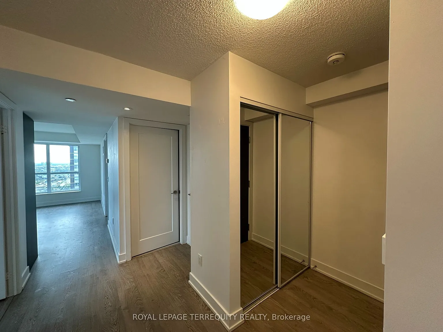 3 bed, $3,200 — Photo 4