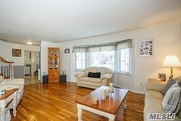 4th image of 44 Cannon Dr