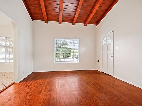 5th image of 8618 W Cadillac Ave