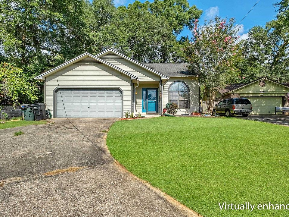 1st image of 2509 NE Bluebell Pl