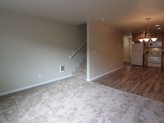 4th image of 914-918 Z St #914