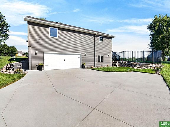 4th image of 8419 Pawnee Ln