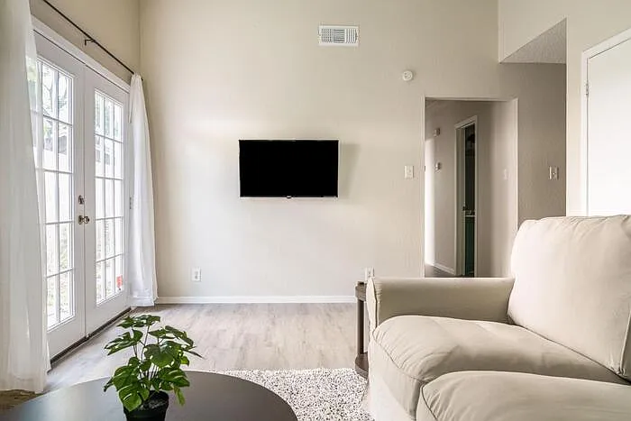 1212 Bonnie Brae St #A — Photo 2