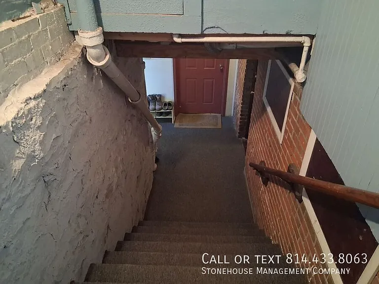 422 W 10th St #8 — Photo 2