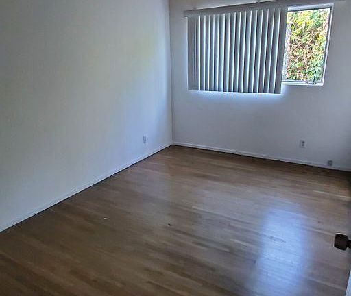 4th image of 217 S Church Ln APT 4