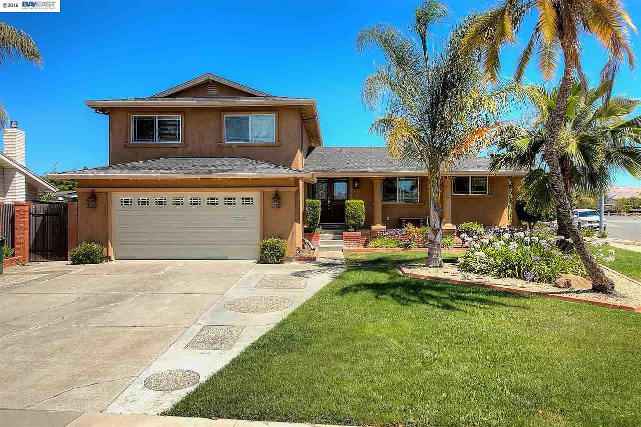 37974 Lobelia Dr photo 1