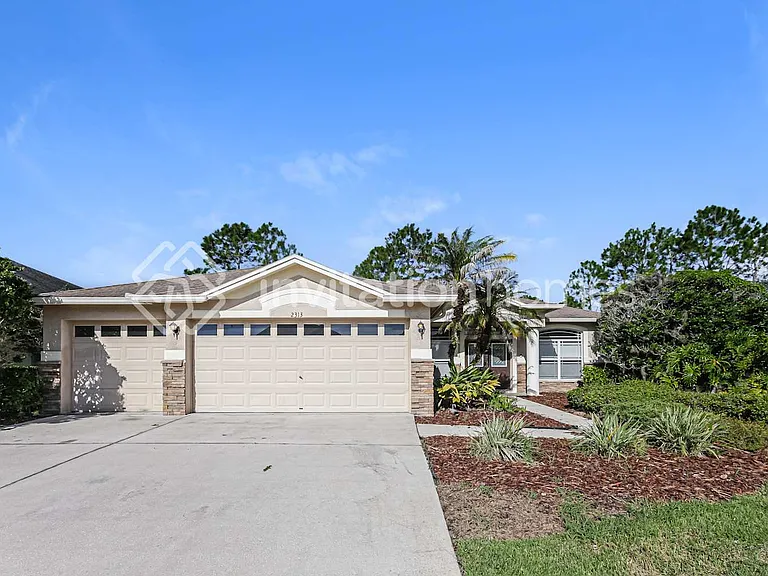 2313 Nesslewood Dr — Photo 1