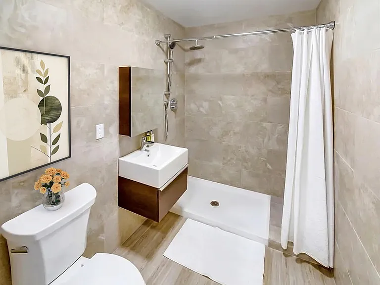 28-20 Astoria Blvd #404 — Photo 6
