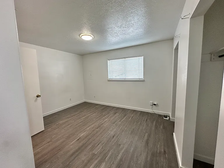 1790 W Harding Ave — Photo 3