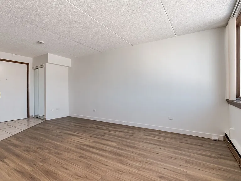 10 Frobisher Blvd SE — Photo 30