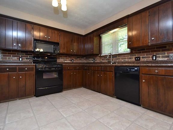 5th image of 5720 Sharon Dr