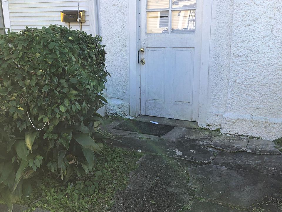 1st image of 1835 Broadway St