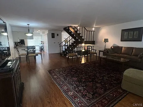 1225 James St — Photo 10