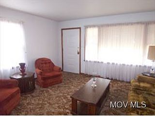 3rd image of 3318 Elm St