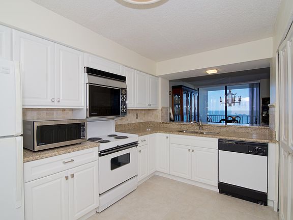 4th image of 1301 1ST Street S #705