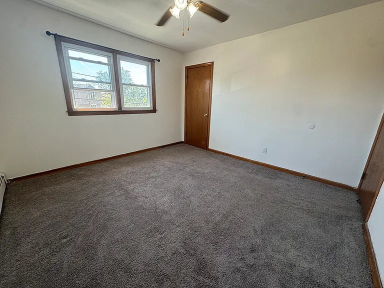 190 Baltimore Ave — Photo 11