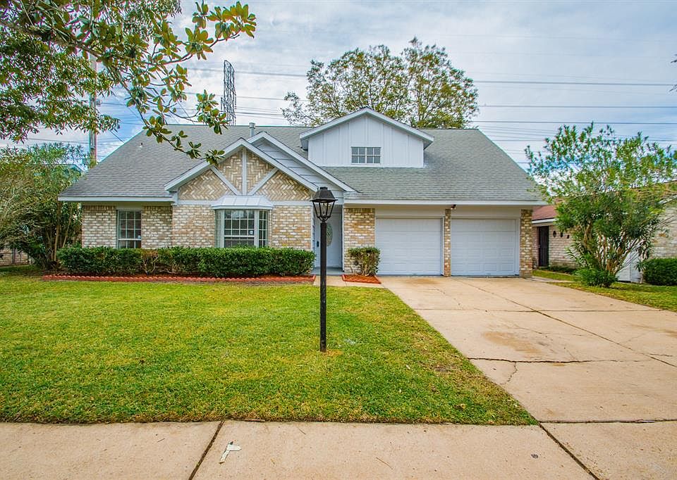 1st image of 10406 Amblewood Dr