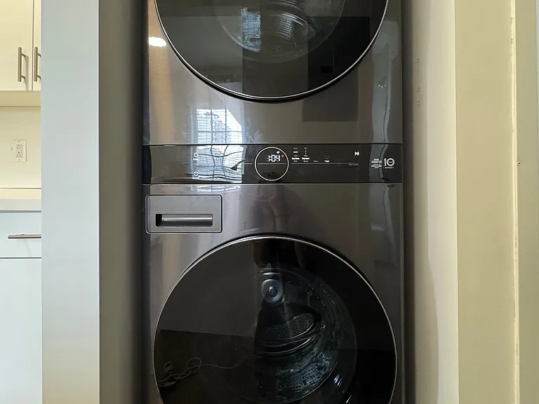 -LG Tower Washer & Dryer in unit
