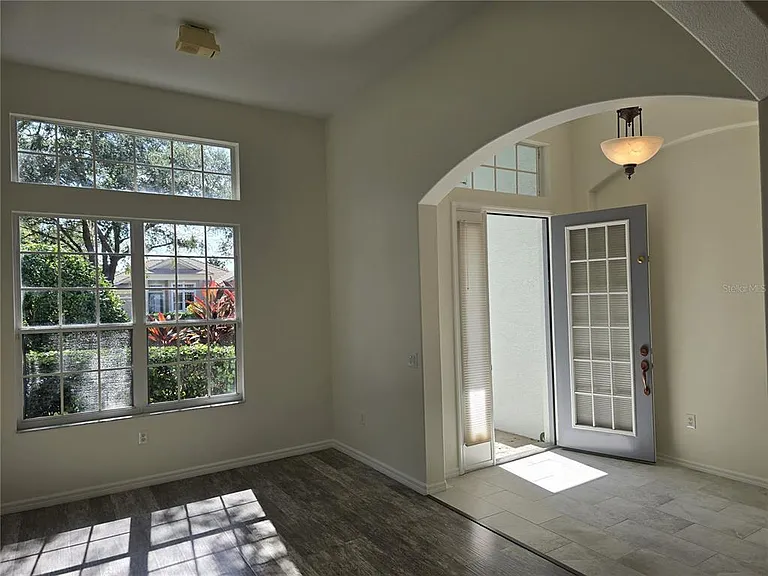 8427 Sailing Loop — Photo 2