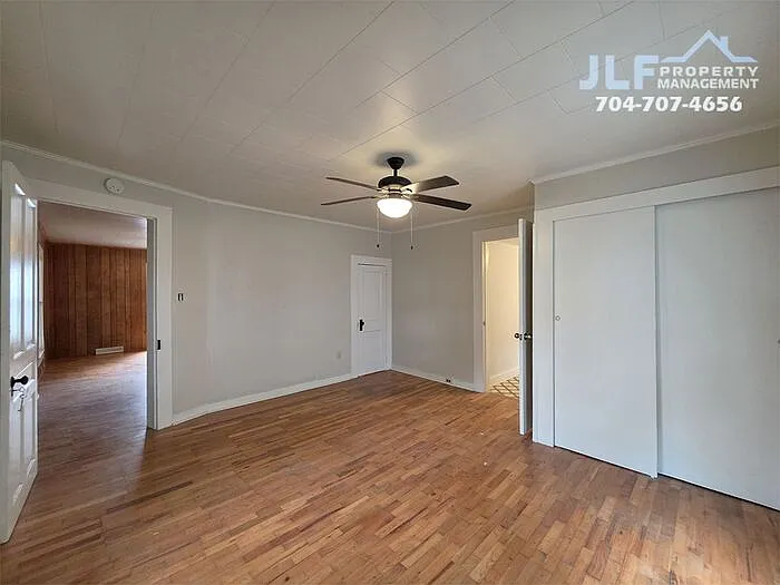215 College St — Photo 8