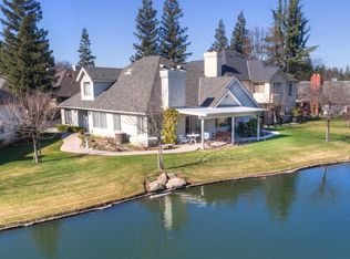 2977 W Pembrook Loop, Fresno, CA