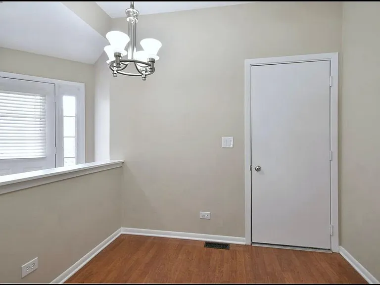 1134 E Addison Ave — Photo 4