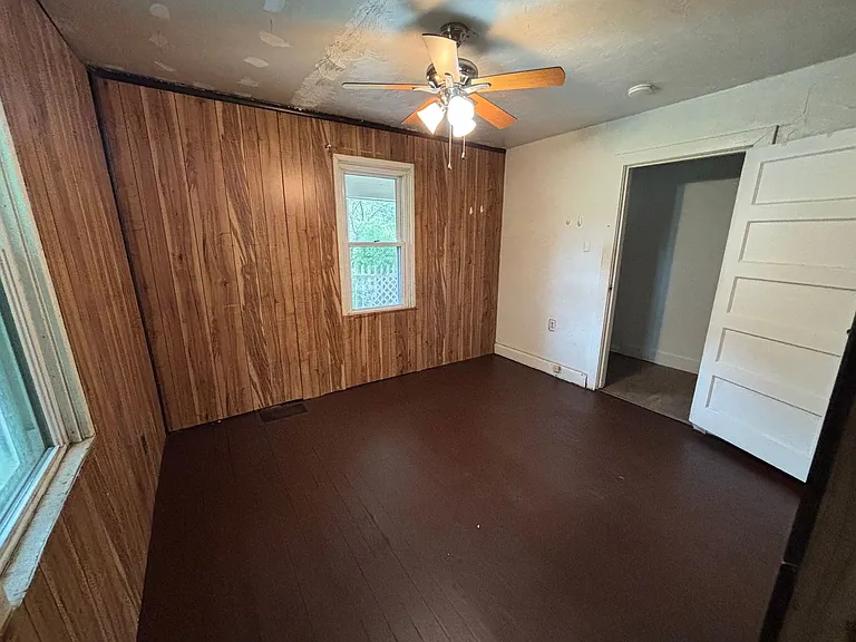 655 Beatty Rd — Photo 9