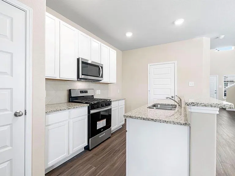 23547 Montague Dr — Photo 6
