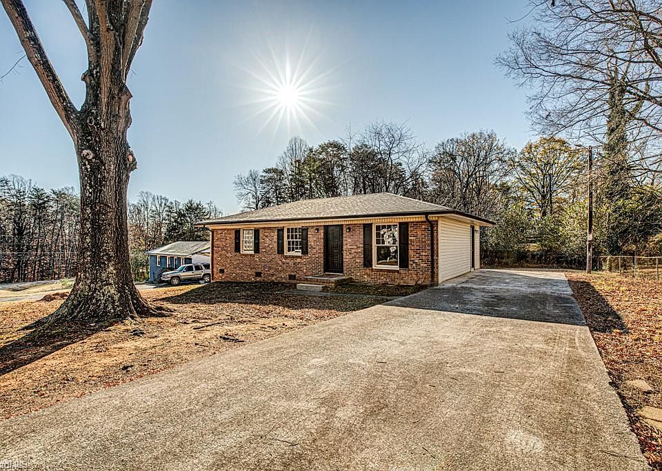 1st image of 912 Gracewood Dr