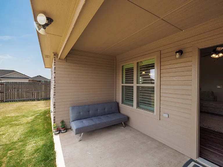 1839 Sweetwater Ln — Photo 21