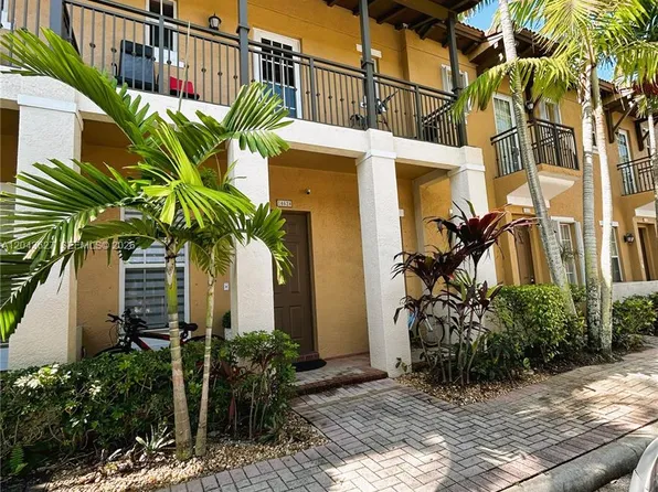 14628 SW 6th St, Hollywood, FL 33027
