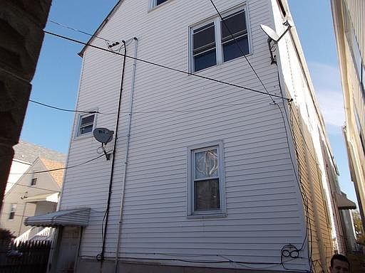 3rd image of 4848 S Winchester Ave