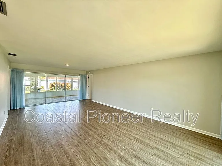 14903 Imperial Point Dr N — Photo 8
