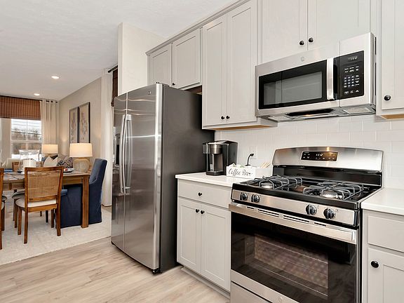 Kitchen with matte black hardware