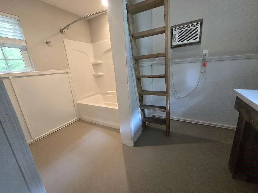 1 bed, 1.0 bath, 288 sqft, $999 — Photo 4