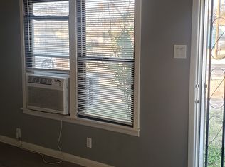 130 Motel Dr, San Antonio, TX 78219