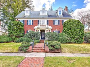 39 Harwich Rd, Providence, RI 02906