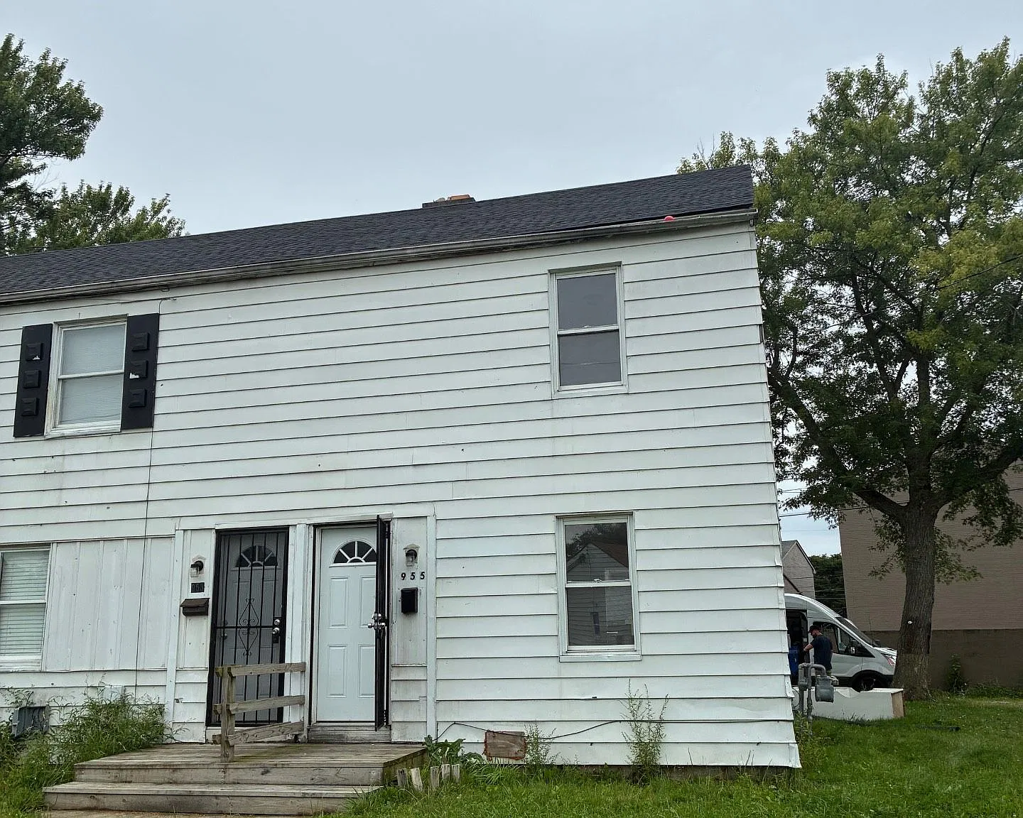 949-955 S Central Dr — Photo 2