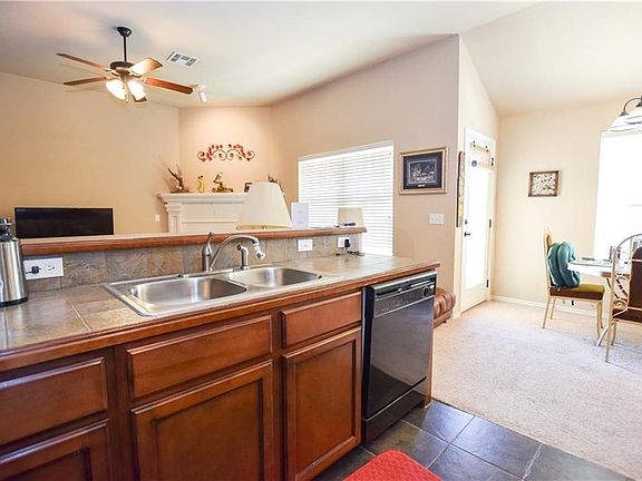 2nd image of 908 Coyote Dr