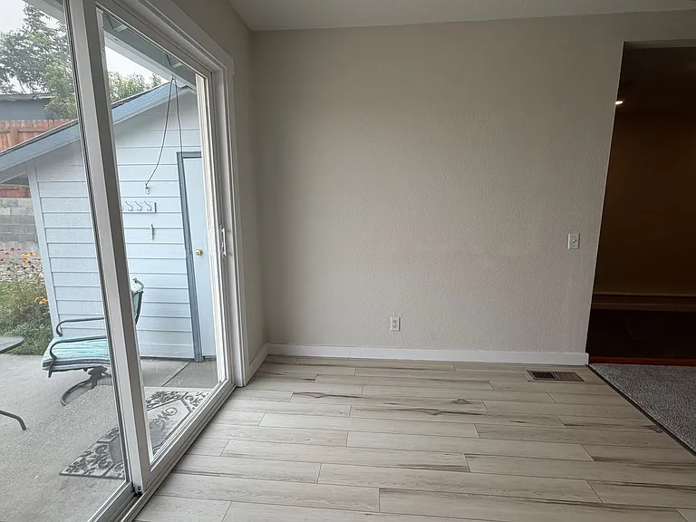 209 Goldcrest St — Photo 19