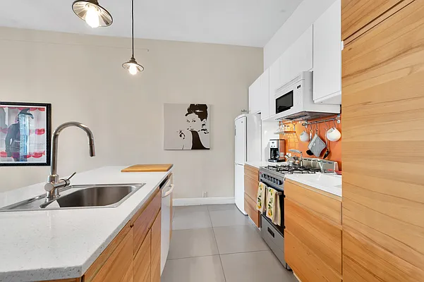 Rented by Corcoran | media 14