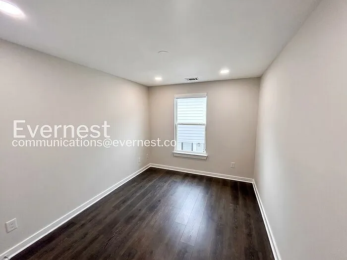 304 Jeffries Way — Photo 13