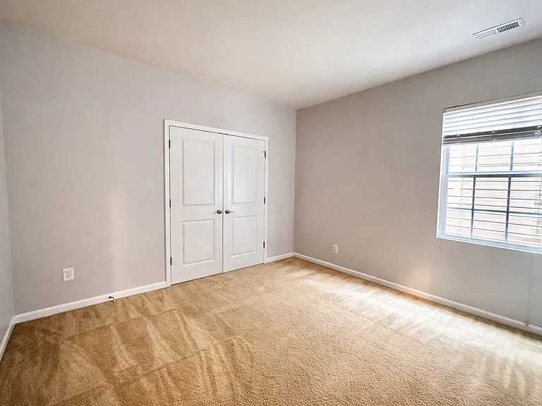4064 Broadview Ln — Photo 8