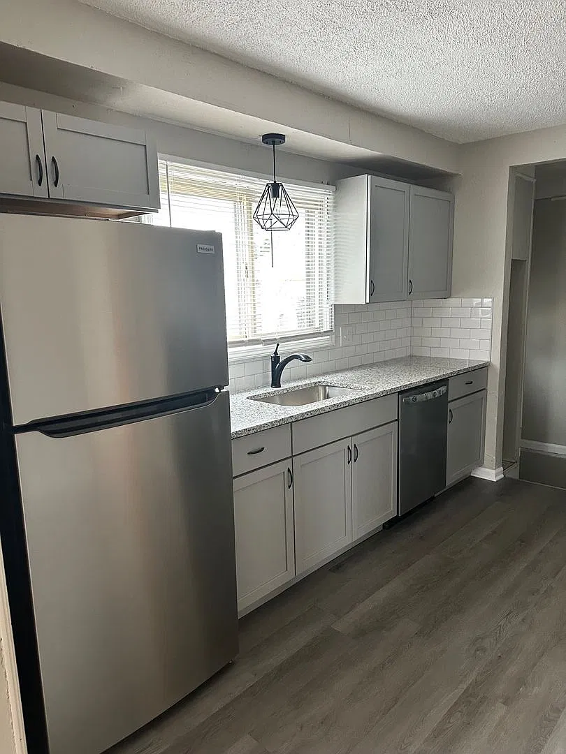 3 bdrm with finished basement! — Photo 3