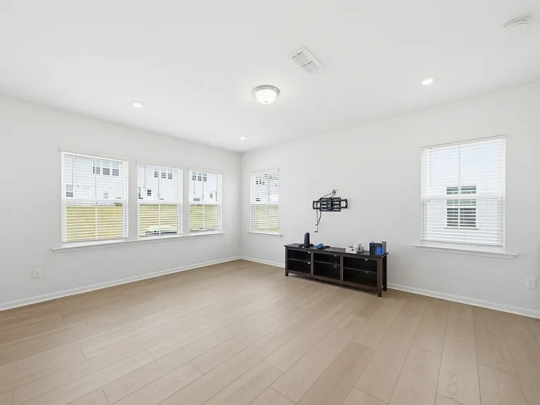 2109 Sun Vibes Way — Photo 16